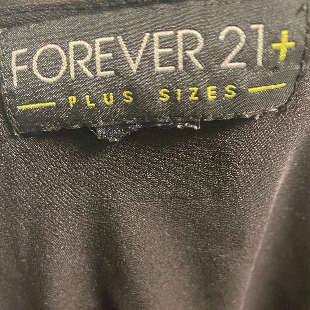 Black forever 21 plus size tank top. - Picture 2 of 2